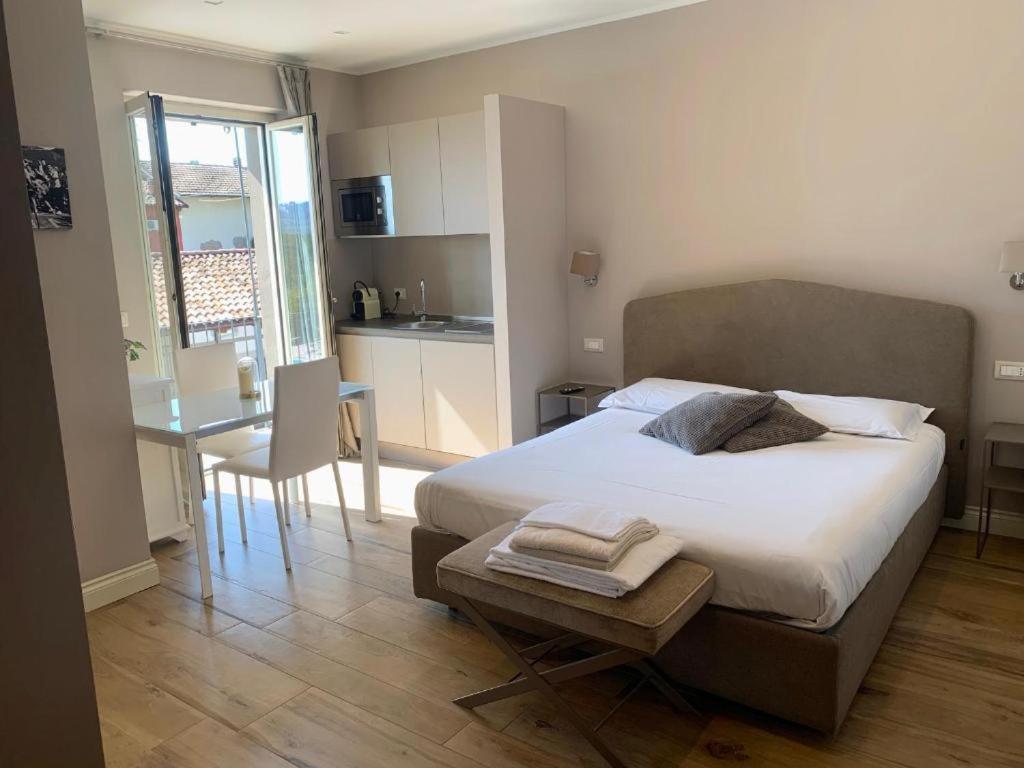 Dimora San Carlo Apartment Roddi ภายนอก รูปภาพ