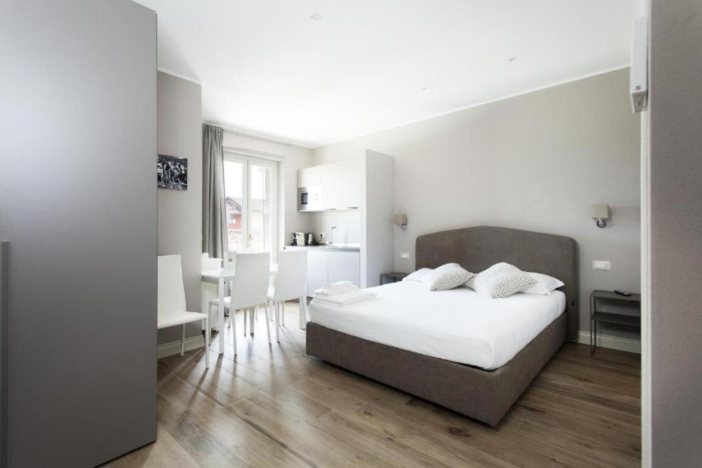Dimora San Carlo Apartment Roddi ภายนอก รูปภาพ